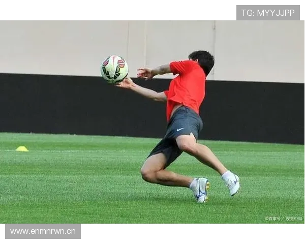 为什么禁区手球有时不判点球?手球判罚规则深度解析 为什么禁区手球有时不判点球?手球判罚规则深度解析