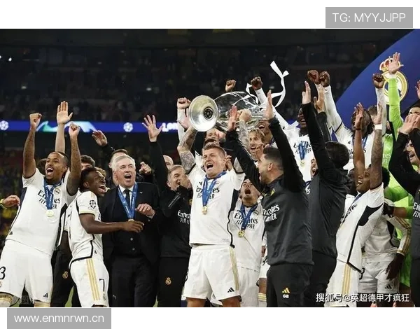 巴尔韦德与托尼·克罗斯：全能工兵 vs 节拍器大师的风格与技术差异解析