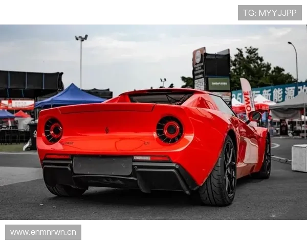 施洋家里那台百万跑车都停哪了，这生活反差太让人慌了